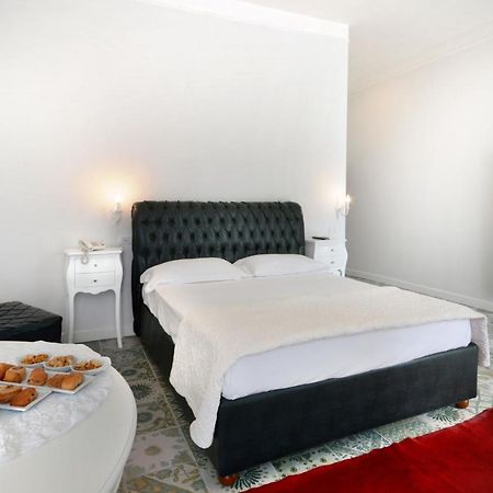 Barbarella Home Наполи Екстериор снимка