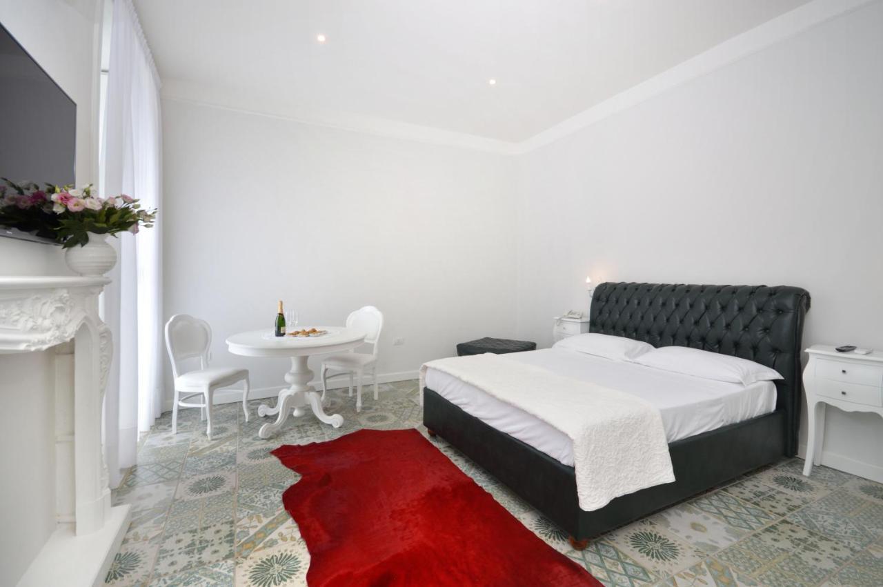 Barbarella Home Наполи Екстериор снимка