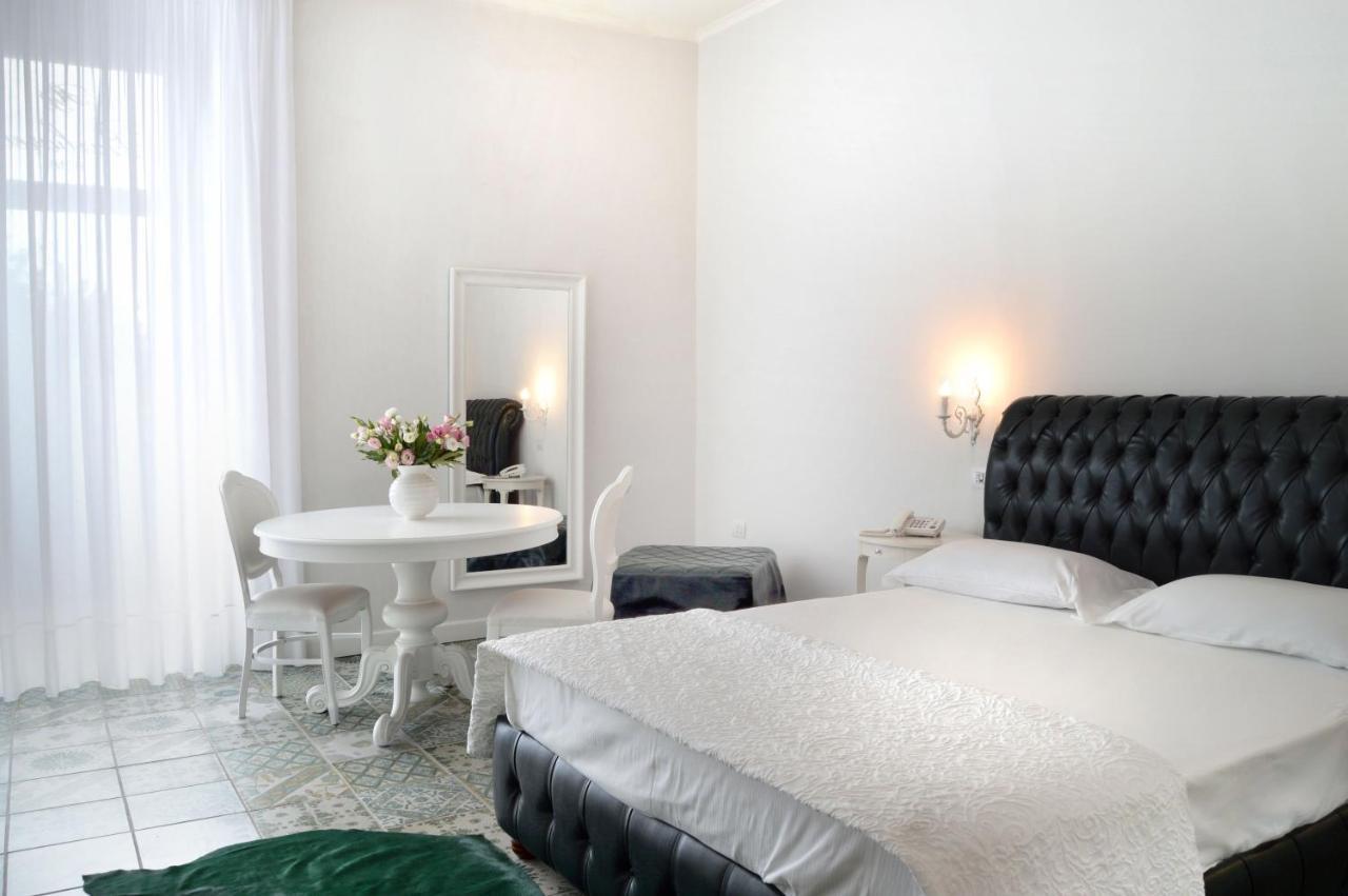 Barbarella Home Наполи Екстериор снимка