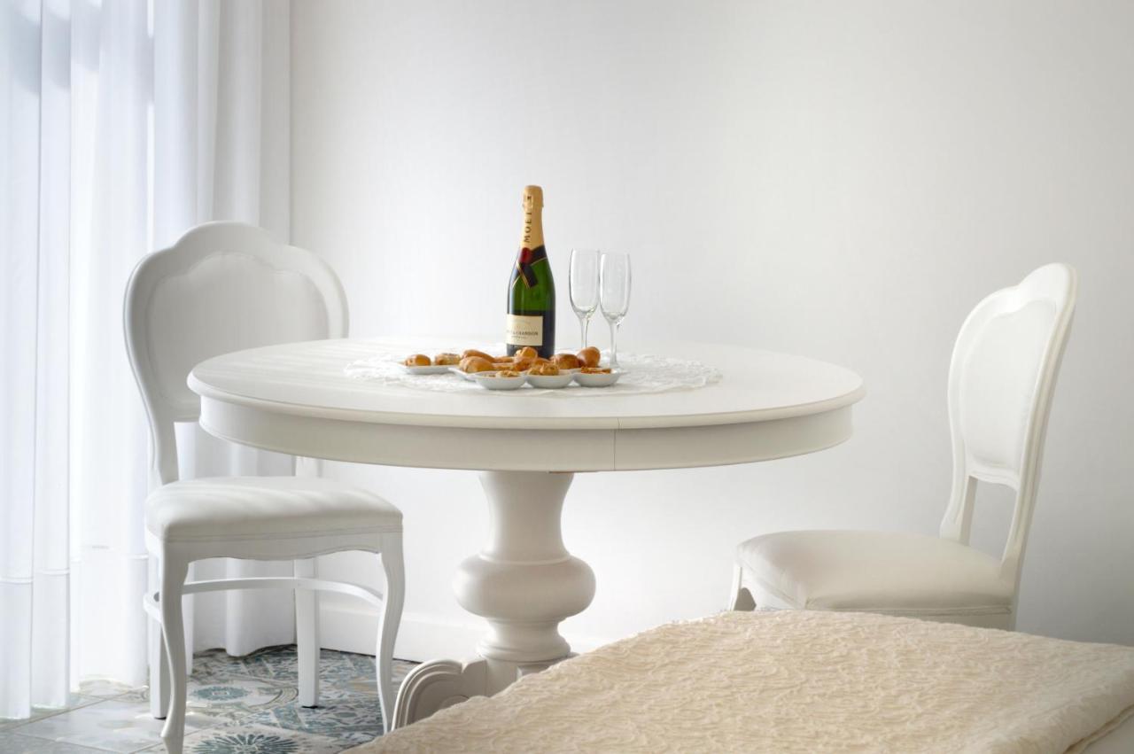 Barbarella Home Наполи Екстериор снимка