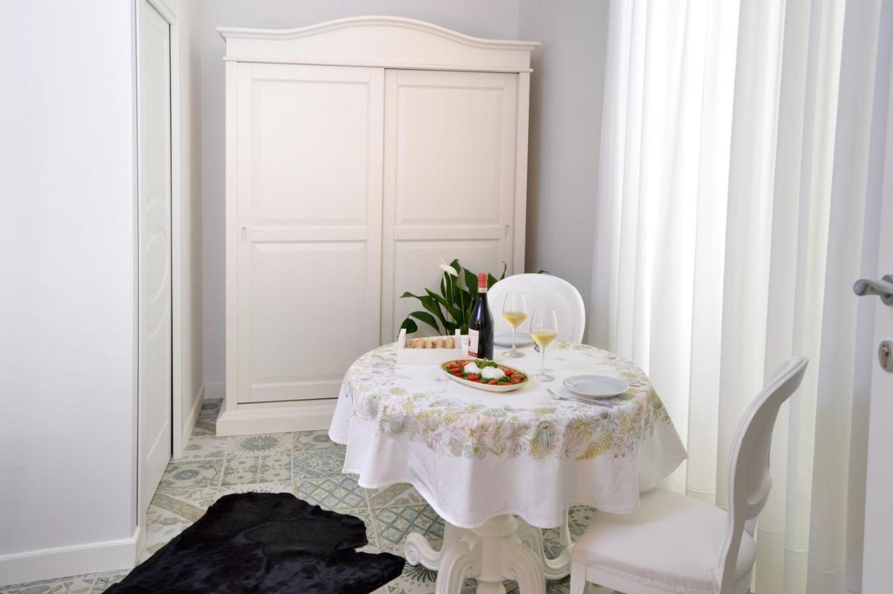 Barbarella Home Наполи Екстериор снимка